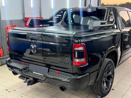 Механическая роллета на кузов Dodge RAM 1500 - фото 2